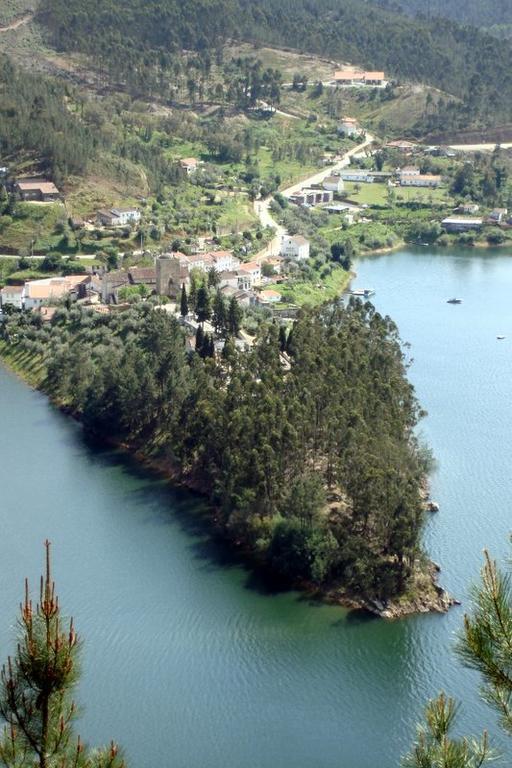 Casa Da Eira Em Dornes - Casa De Campo Familiar Com Piscinaゲストハウス エクステリア 写真